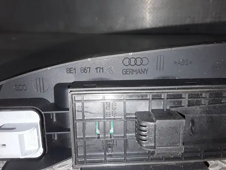 Audi A4 S4 B7 8E 8H (2004 - 2009) 8E1867171B Кнопка стеклоподъемников — фото 2