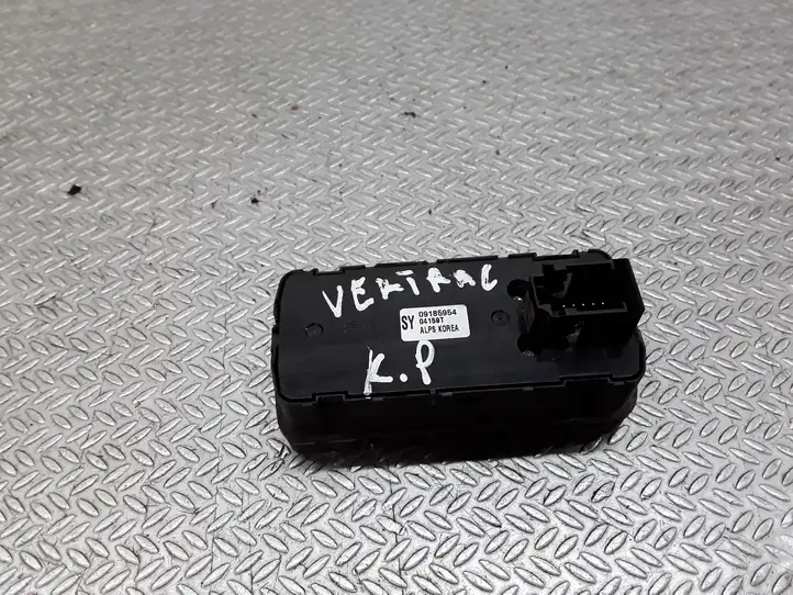Opel Vectra C (2002 - 2005) 09185954 Блок кнопок стеклоподъемников — фото 2