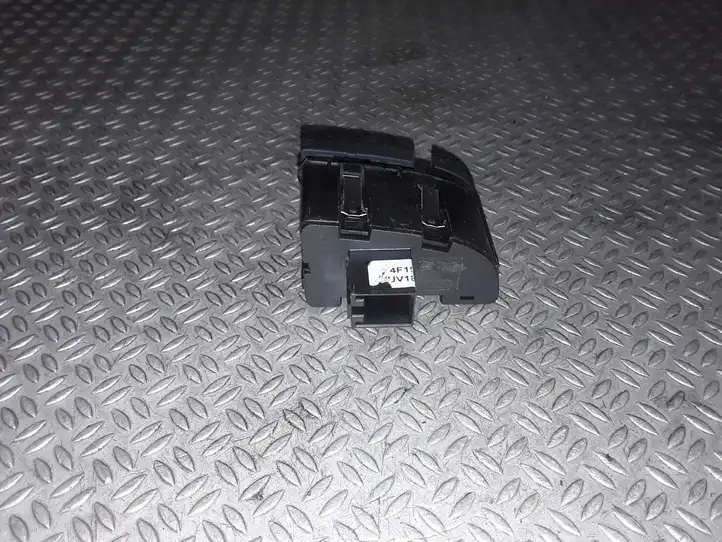 Audi A6 S6 C6 4F (2004 - 2008) 4F1927227B Кнопка бардачка — фото 3