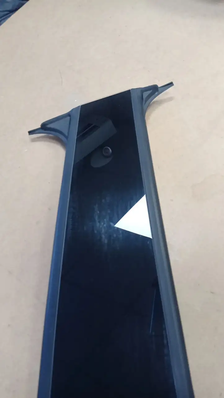 Tesla Model Y (2019 - 2024) 178529900B Наружная накладка стойки B — фото 2