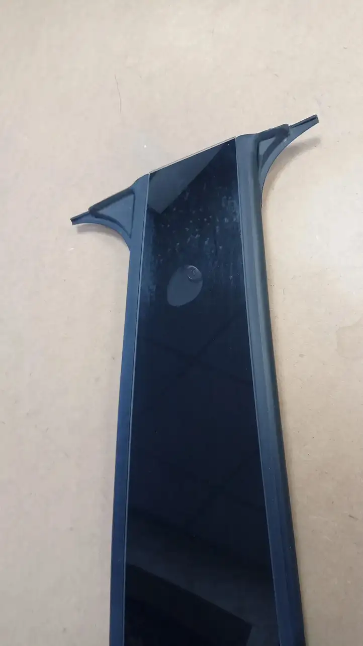 Tesla Model Y (2019 - 2024) 178529900B Наружная накладка стойки B — фото 3