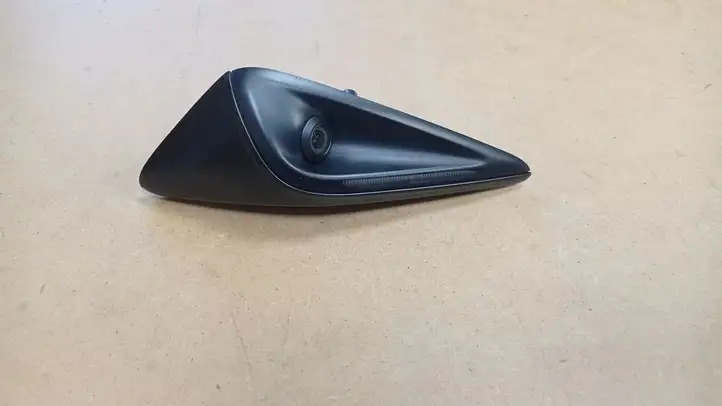 Tesla Model Y (2019 - 2024) 182073500C Боковая камера в крыле — фото 1