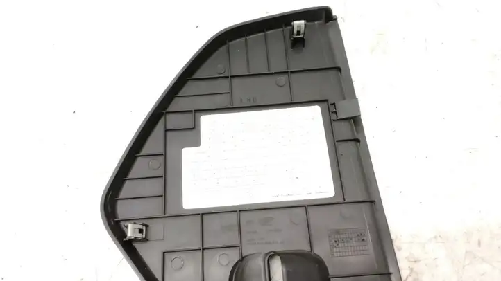 Kia Sportage (2004 - 2008) 847651F000 Боковая отделка панели приборов — фото 7