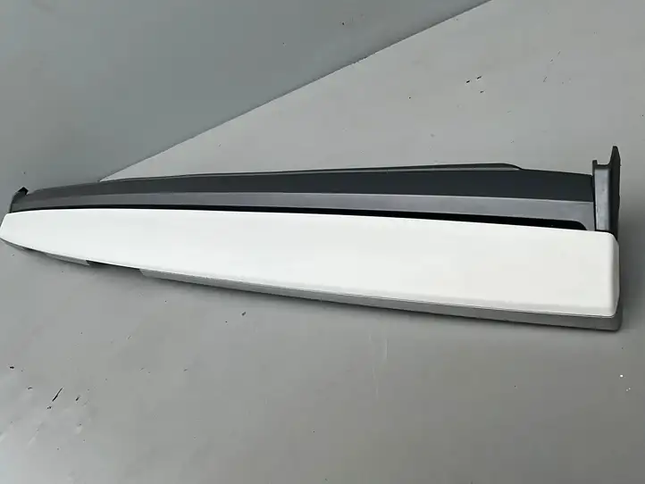 Tesla Model 3 (2017 - 2023) 110056700E Декоративная планка — фото 2