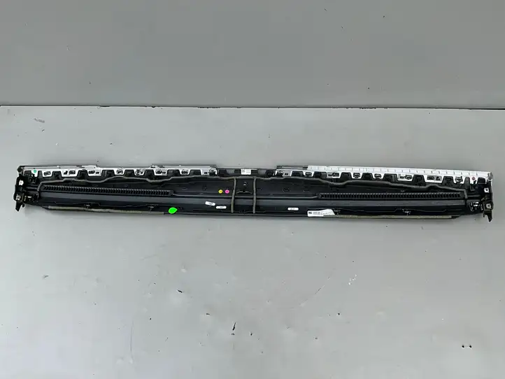 Tesla Model 3 (2017 - 2023) 110056700E Декоративная планка — фото 4