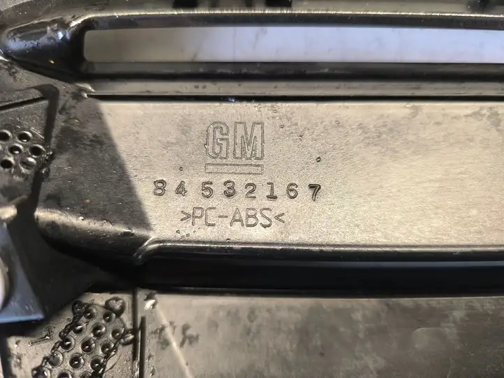Chevrolet Camaro (2018 - ) 84532167 Решетка радиатора — фото 8