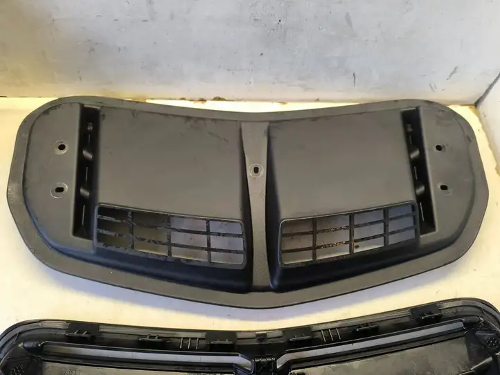 Chevrolet Camaro (2018 - ) Решетка радиатора — фото 7