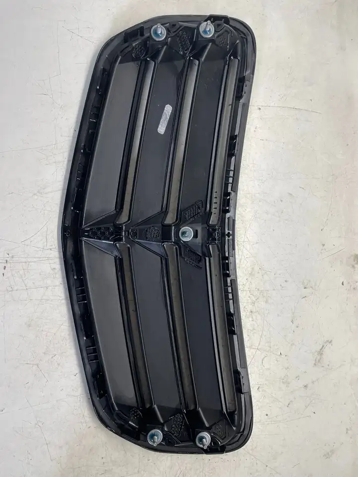 Chevrolet Camaro (2018 - ) Решетка радиатора — фото 5