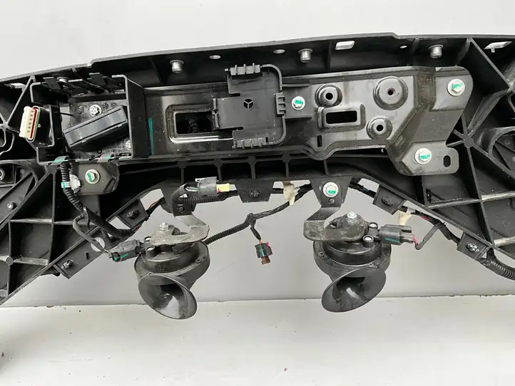 Tesla Model 3 (2017 - 2023) 111828900E Верхняя панель радиатора — фото 6