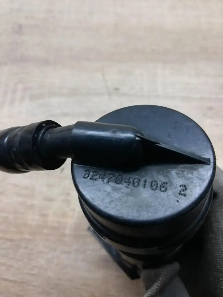 Audi A4 S4 B6 8E 8H (2000 - 2006) 02470401062 Насос омывателя фар — фото 5