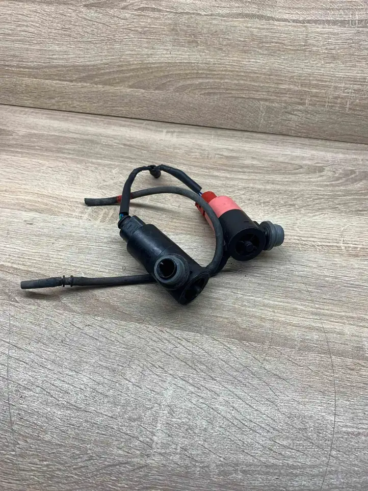 Audi A4 S4 B6 8E 8H (2000 - 2006) 060616A650226 Насос омывателя стекла — фото 1