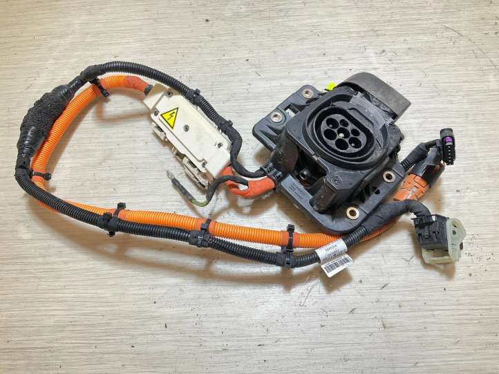 32266404 Volvo XC40 Elektromobilio įkrovimo lizdas