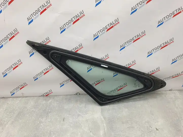 BMW 2 F46 (2015 - ) 7326155 Треугольное стекло кузова — фото 11