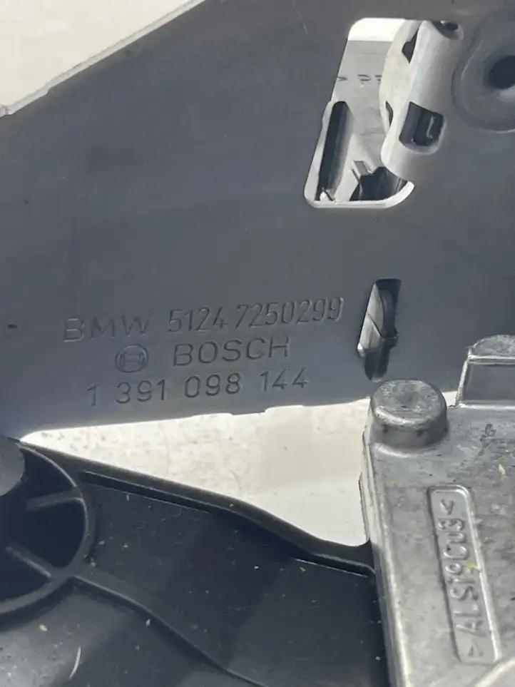 BMW 3 F30 F35 F31 (2012 - 2018) 1391098144 Замок заднего стекла — фото 4