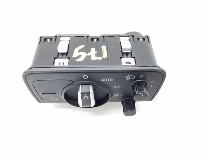 Audi A3/S3 8V (2012 - 2016) 8V0941531AH Включатель фонарей — фото 1