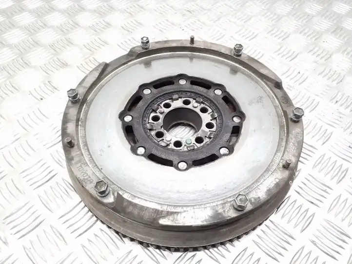 Toyota Corolla Verso AR10 (2004 - 2009) 134500R010 Двухмассовый маховик — фото 1