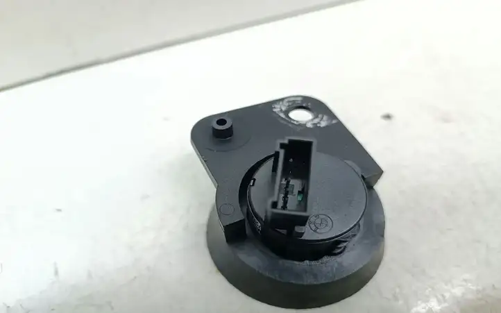 BMW 3 E90 E91   6942608 Кнопка крюка в багажнике