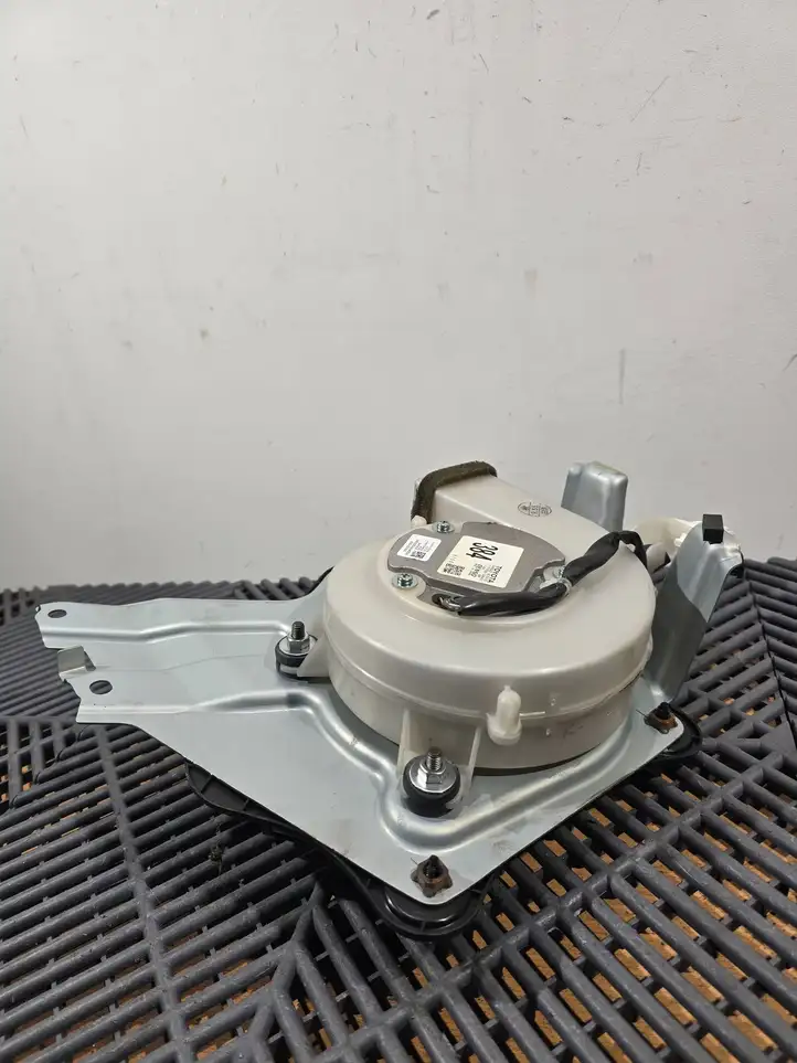 Toyota Prius+ (ZVW40) (2011 - 2018)  G920Z47010 Вентилятор гибридного / электрического автомобиля