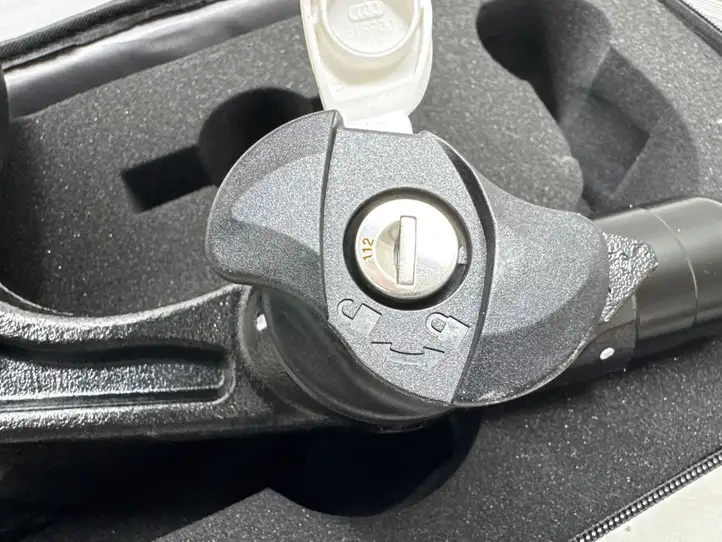 Tesla Model Y (2019 - 2024) 153635600A Комплект буксировочного крюка — фото 3