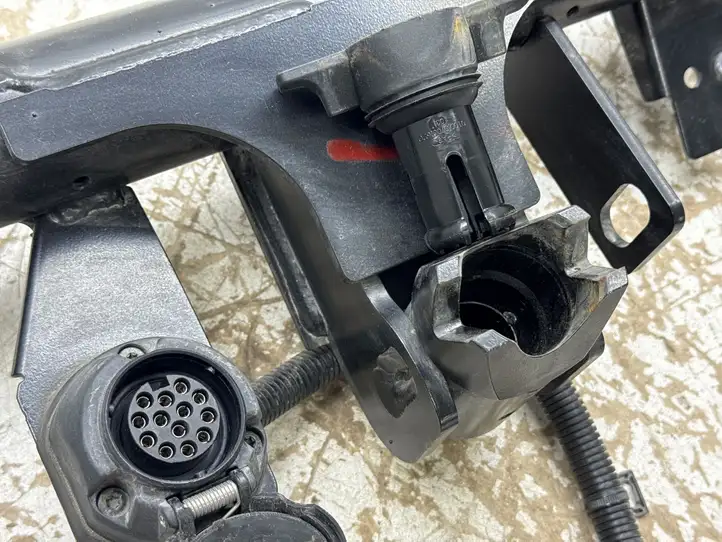 Tesla Model Y (2019 - 2024) 153635600A Комплект буксировочного крюка — фото 12
