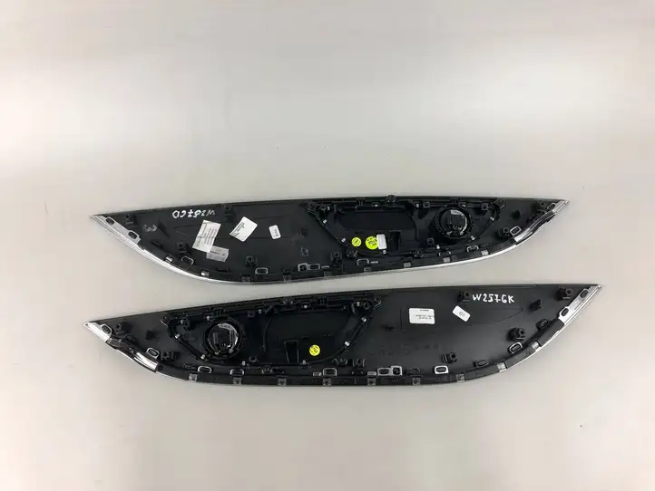 Mercedes-Benz CLS w257   A2577305202 Передняя декоративная планка