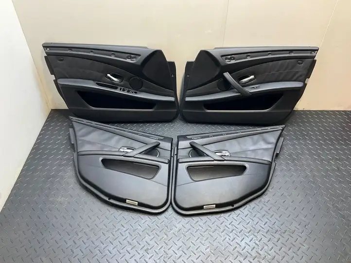 BMW 5 E60 E61 (2004 - 2010) Обшивка передней двери — фото 1