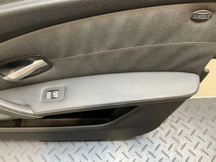BMW 5 E60 E61 (2004 - 2010) Обшивка передней двери — фото 9