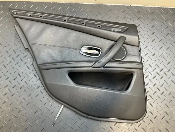 BMW 5 E60 E61 (2004 - 2010) Обшивка передней двери — фото 15