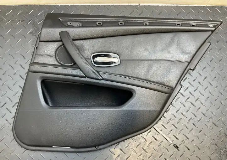 BMW 5 E60 E61 (2004 - 2010) Обшивка передней двери — фото 22