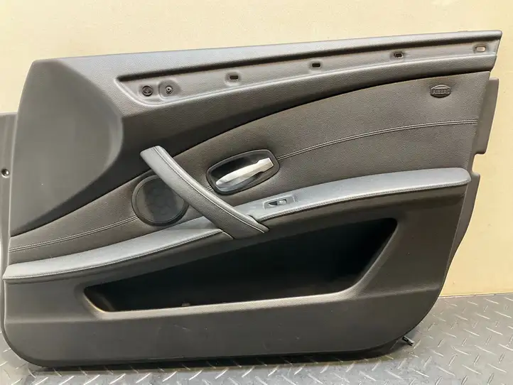 BMW 5 E60 E61 (2004 - 2010) Обшивка передней двери — фото 5
