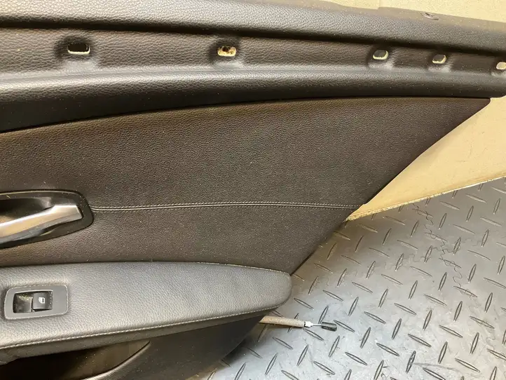 BMW 5 E60 E61 (2004 - 2010) Обшивка передней двери — фото 22