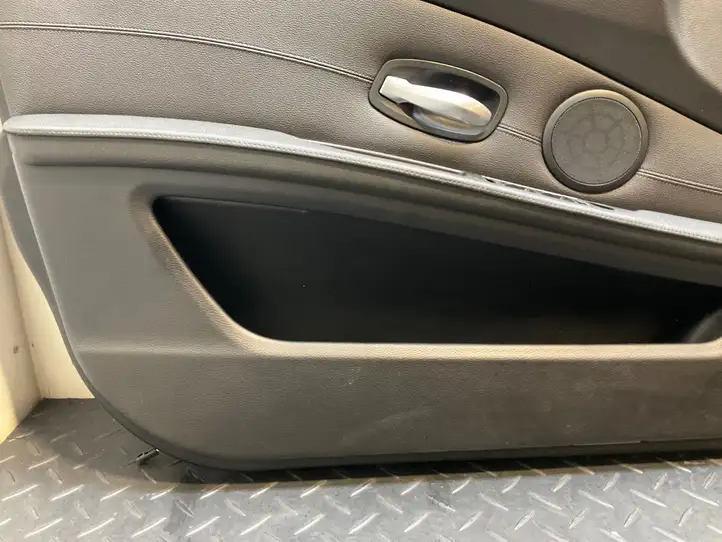 BMW 5 E60 E61 (2004 - 2010) Обшивка передней двери — фото 30