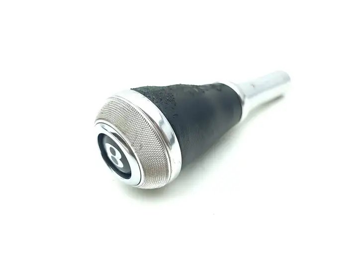 Bentley Continental Flying Spur    Отделка рычага переключения передач (кожа, головка)