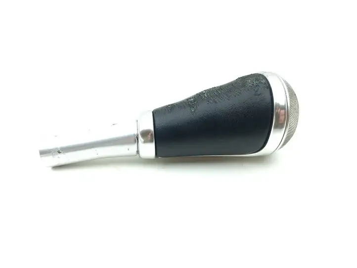 Bentley Continental Flying Spur    Отделка рычага переключения передач (кожа, головка)