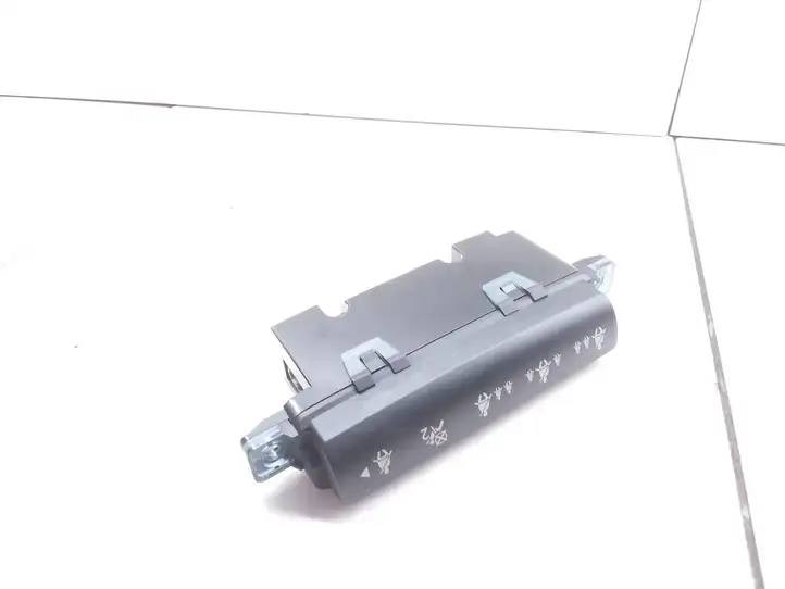 Nissan Qashqai (2006 - 2010) P10075A7711000 Реле предупреждения об ремнях безопасности — фото 3