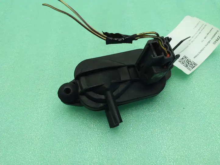 Ford Kuga I (2008 - 2012)  551000 Блок управления очистки выбросав