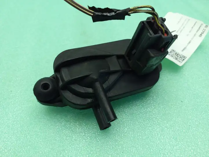 Ford Kuga I (2008 - 2012)  551000 Блок управления очистки выбросав