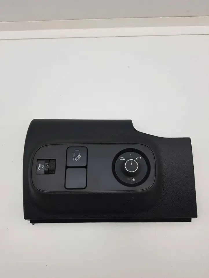 Citroen C3 (2016 - ) 9812848877 Накладка кнопки регулировки зеркал — фото 1