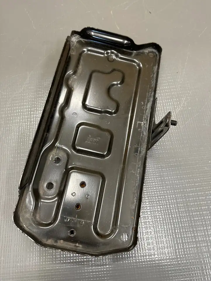 Porsche 911 991 99150415113 Крышка ящика аккумулятора — фото 1