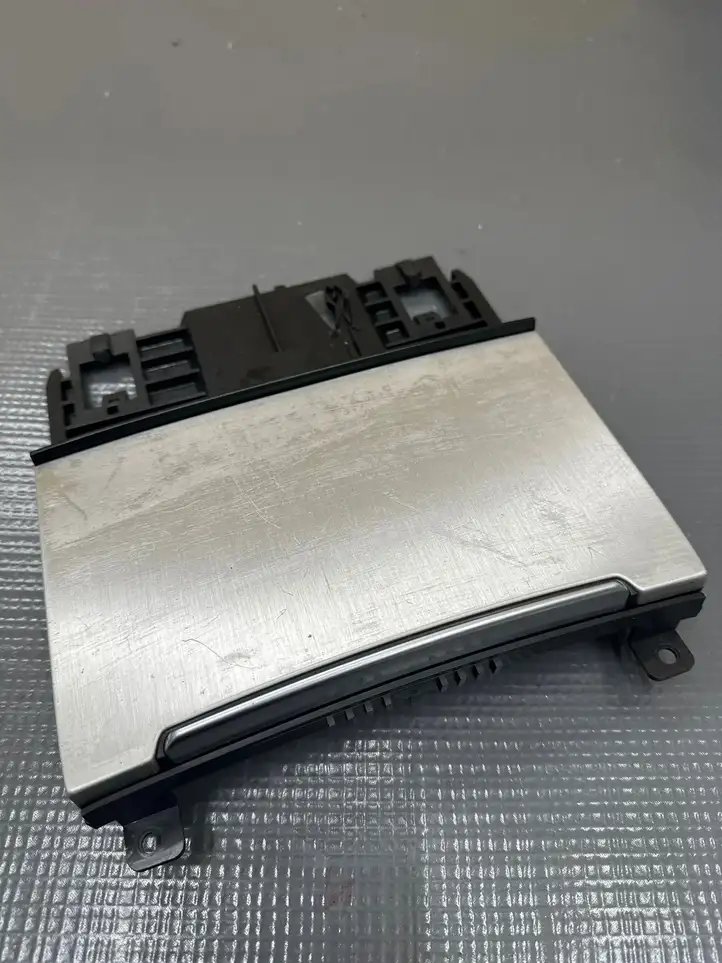 Audi A6 (2011 - 2014)  4G0863273A Отделка передней пепельницы