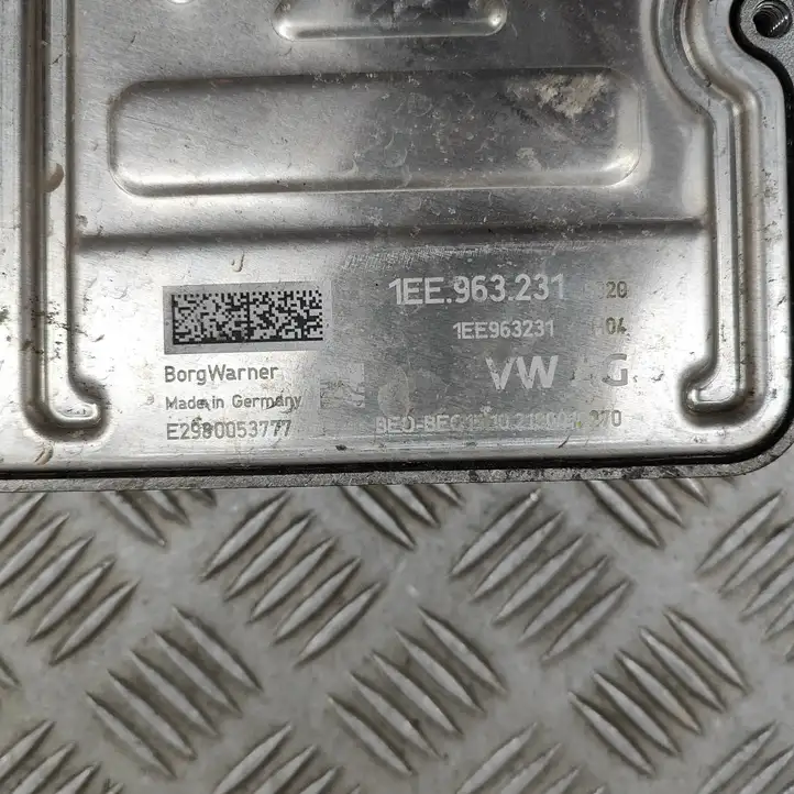 Volkswagen ID.4 (2020 - )  1EE963231 Вентилятор гибридного / электрического автомобиля