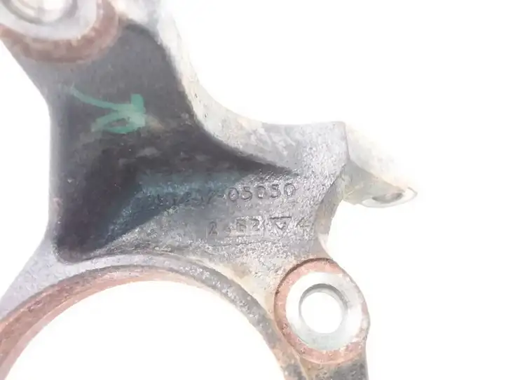 Toyota Avensis T270 (2009 - 2012)  4345705050 Кронштейн подвесного подшипника полуоси