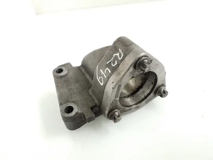 Opel Astra H (2004 - 2009) 13256906 Кронштейн подвесного подшипника — фото 1