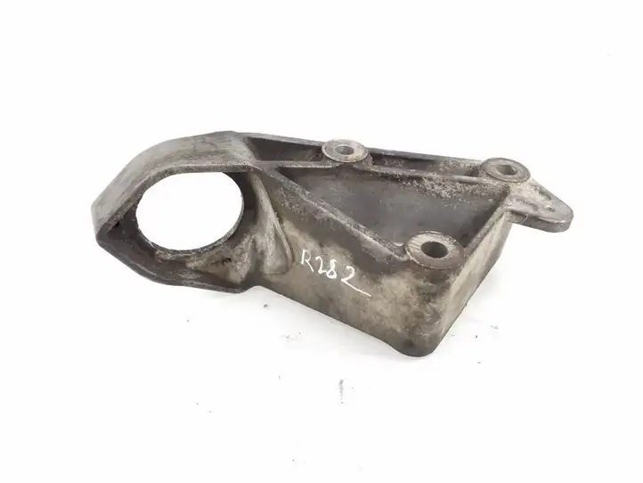 Opel Vectra   24426947 Кронштейн подвесного подшипника полуоси