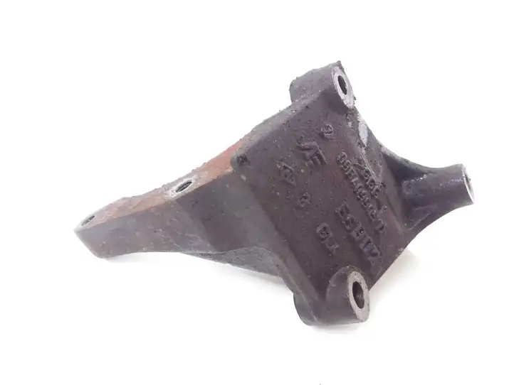 Ford Galaxy (2000 - 2006)  09B409905d Кронштейн подвесного подшипника полуоси