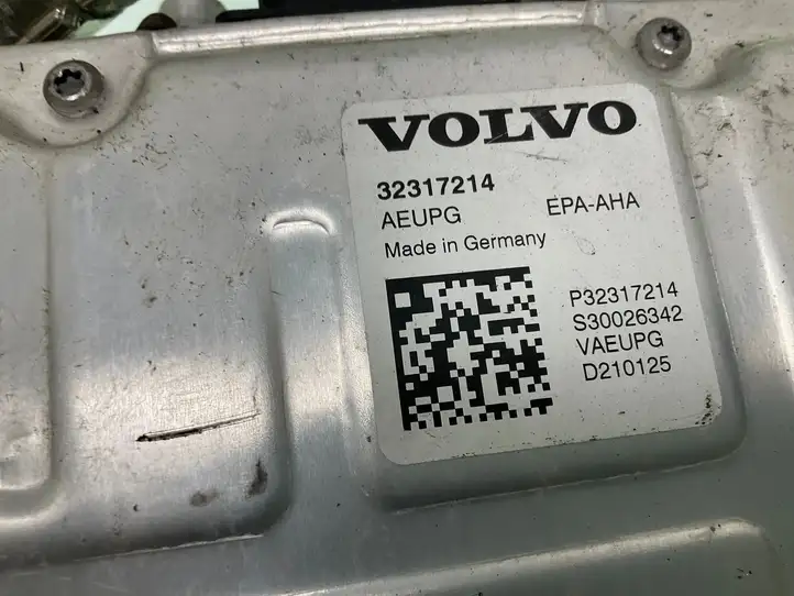Volvo XC40 (2017 - ) P32317214 Инвертор напряжения — фото 3