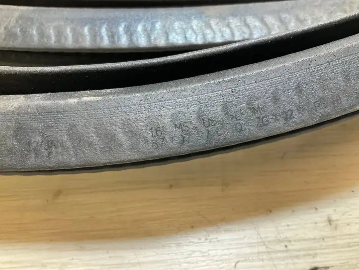 Mercedes-Benz GLE W167 (2019 - ) A1676972700 Уплотнитель кузова — фото 3