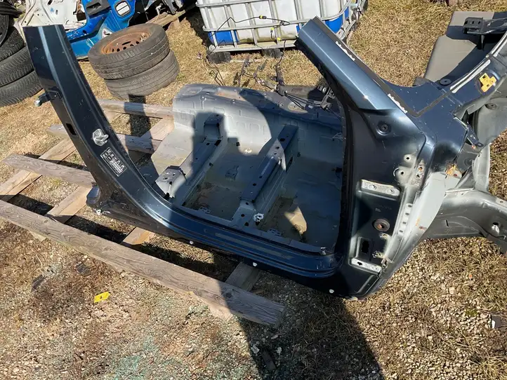 Volvo XC40 (2017 - ) Передний порог кузова — фото 2