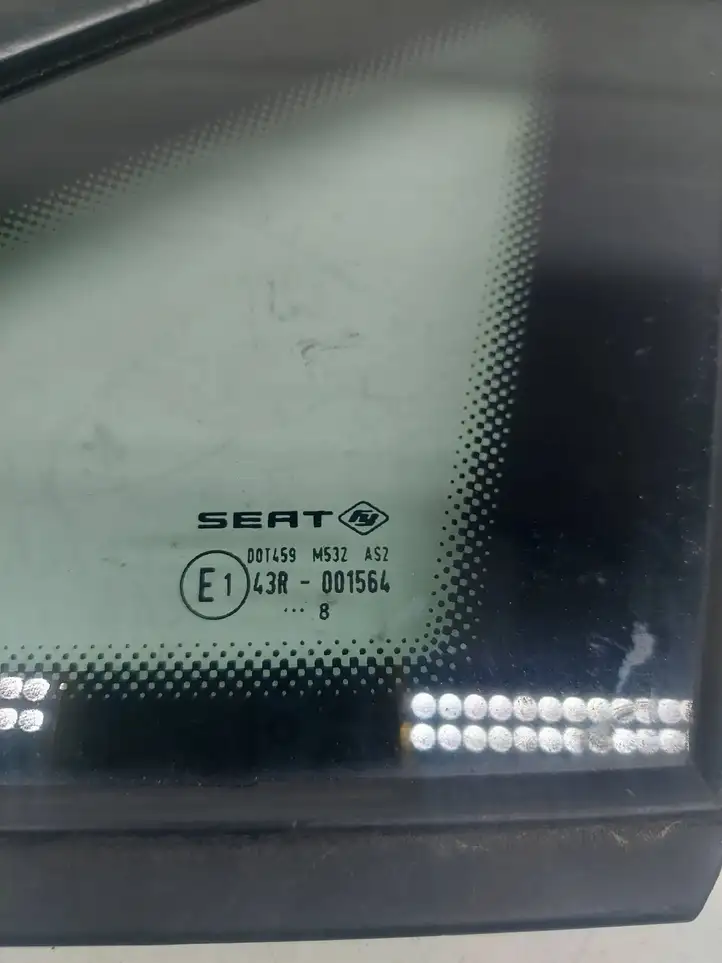 Seat Ibiza IV (6J,6P) (2008 - 2017) 43R001564 Треугольное стекло кузова — фото 3