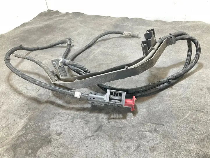 Mercedes-Benz Sprinter W906 (2006 - 2018) A9065402727 Плюсовой провод аккумулятора — фото 2